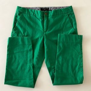 Banana Republic Hampton Fit. Size 6. Green.
